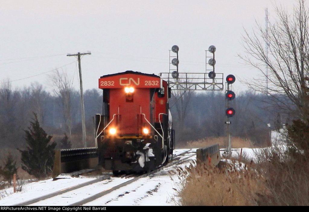 CN 2832